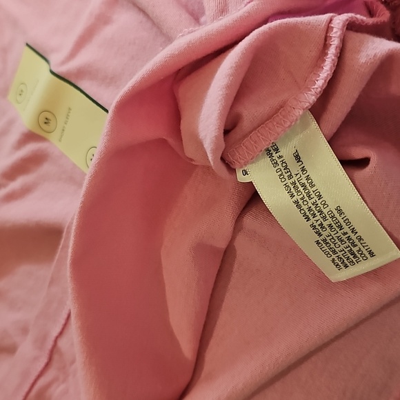 Universal Thread Dahlia Pink Short Sleeve T-Shirt Size Medium New With Tags - Picture 9 of 9